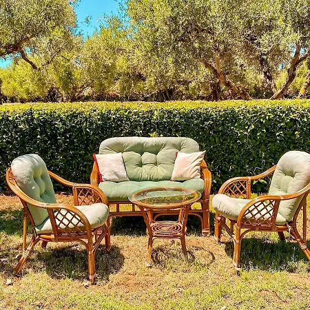 Myrto كيوبارِسِيا