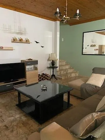 Myrto كيوبارِسِيا